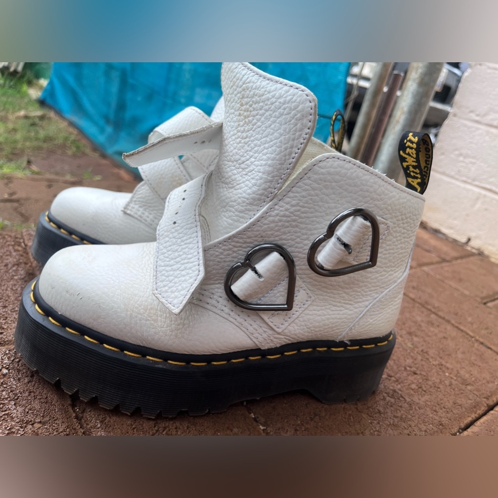 Dr. Martens women’s Devon heart ankle boot